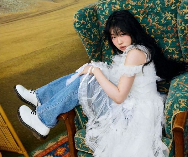尊鼎配资 小沈阳女儿刚官宣出道，另一位星二代签约“华纳”，资源顶配