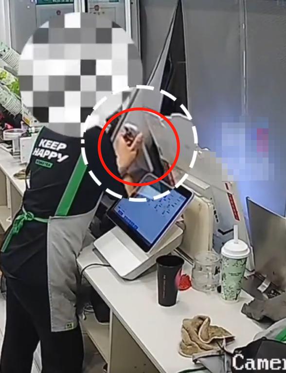股民之家 山东临沂一奶茶店员工谎称机器坏了，让顾客扫自己收款码，律师：涉嫌盗窃罪
